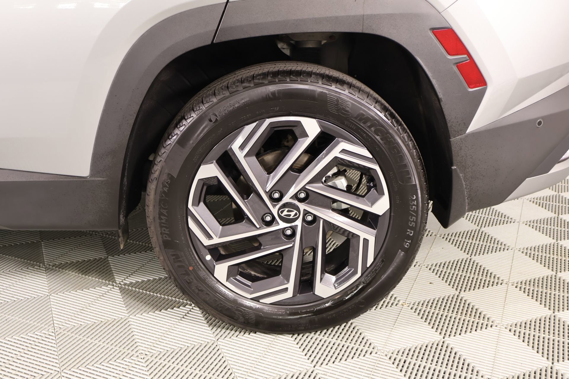 New 2025 Hyundai Tucson Limited AWD/4WD image 19