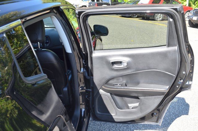 Used 2020 Jeep Compass Latitude w/ Cold Weather Group image 34