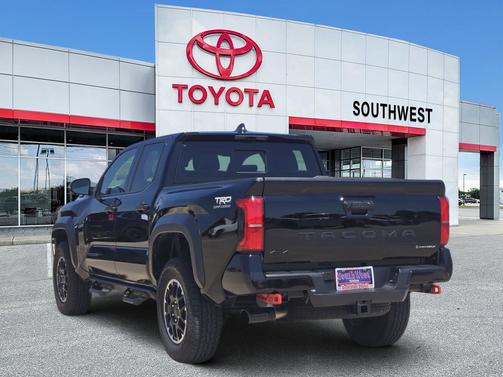 Used 2025 Toyota Tacoma TRD Off-Road w/ TRD Off Road Premium Package AWD/4WD image 4