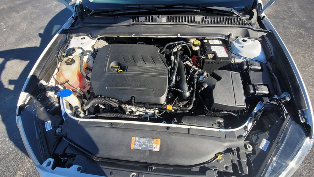 Used 2015 Ford Fusion SE w/ Equipment Group 202A FWD image 17