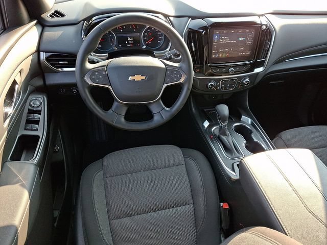 Used 2023 Chevrolet Traverse LT AWD/4WD image 2