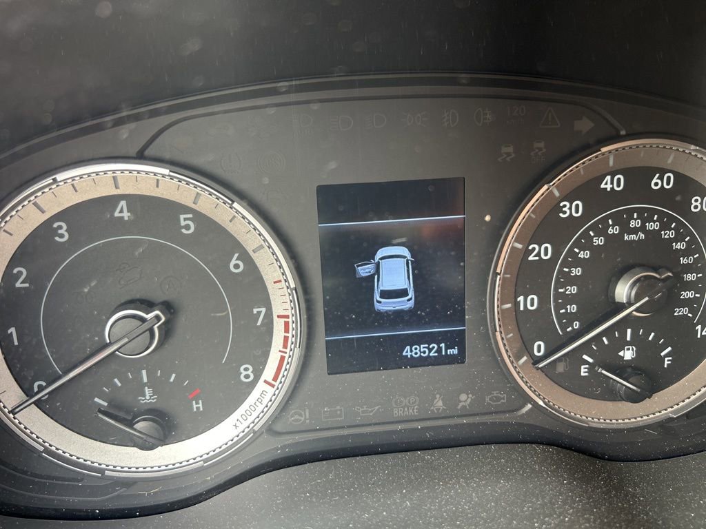 Used 2021 Hyundai Venue SEL w/ Premium Package image 1