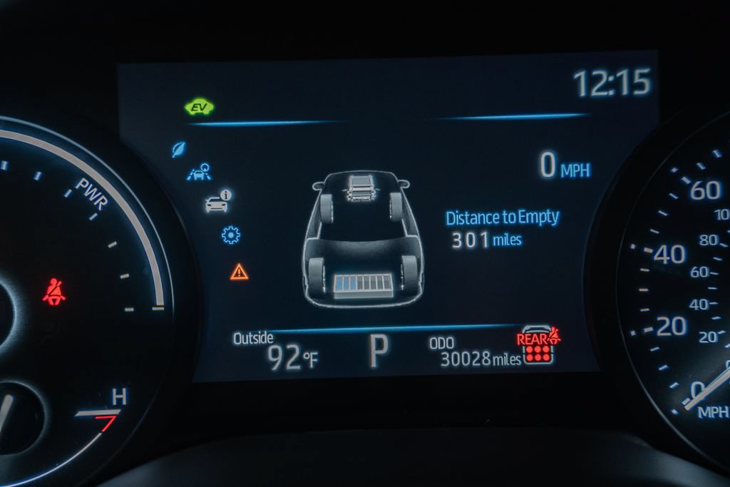 Used 2025 Toyota Sienna LE FWD image 38