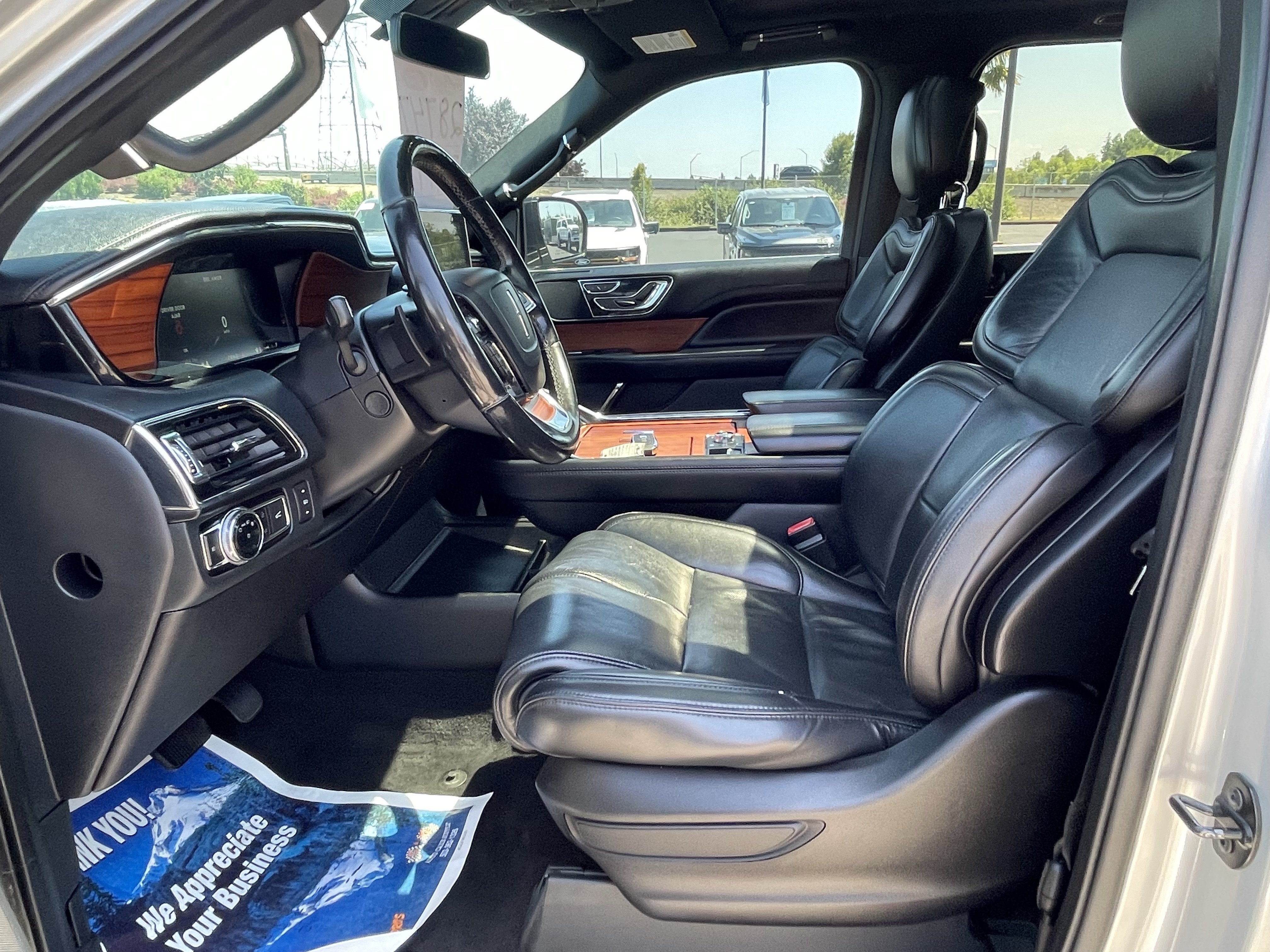Used 2019 Lincoln Navigator Select AWD/4WD image 8