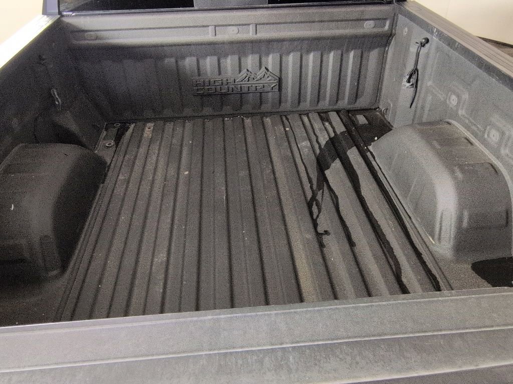 Used 2023 Chevrolet Silverado 1500 High Country w/ Technology Package AWD/4WD image 37