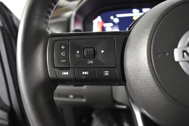 Used 2021 Nissan Rogue Platinum AWD/4WD image 16