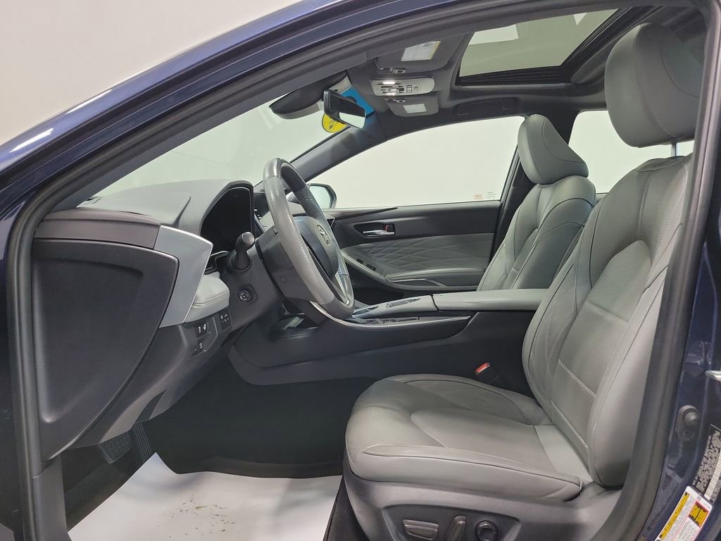 Used 2019 Toyota Avalon Limited w/ Advanced Safety Package FWD image 2