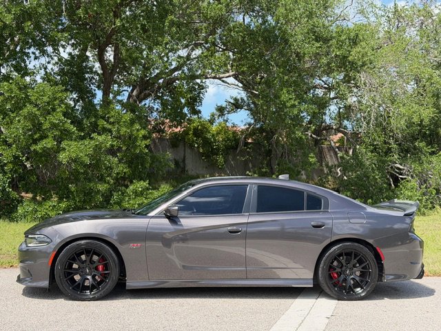 Used 2017 Dodge Charger R/T Scat Pack image 2