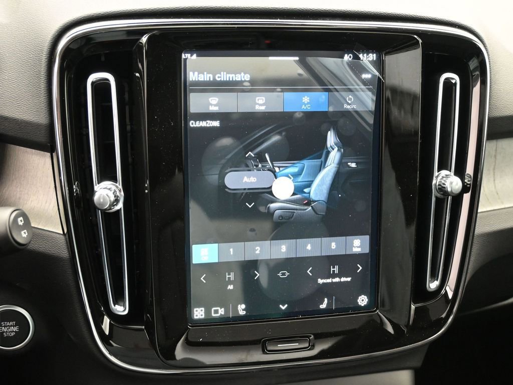 New 2025 Volvo XC40 B5 Core w/ Climate Package image 14