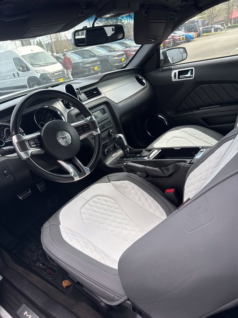 Used 2014 Ford Mustang Premium image 18