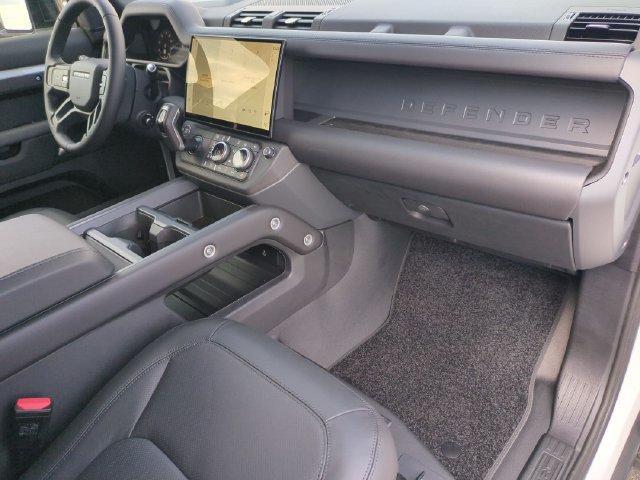 New 2026 Land Rover Defender 130 X-Dynamic SE AWD/4WD image 19