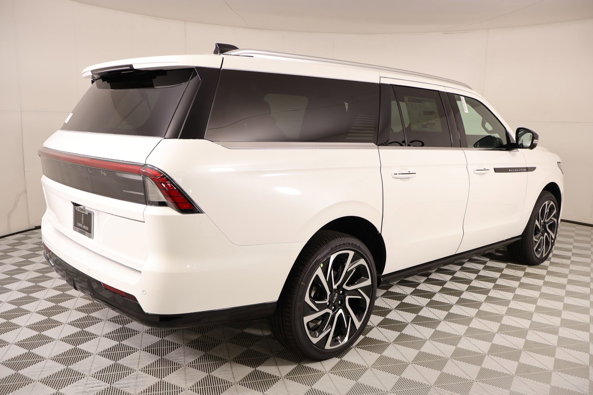 New 2026 Lincoln Navigator L Black Label AWD/4WD image 22