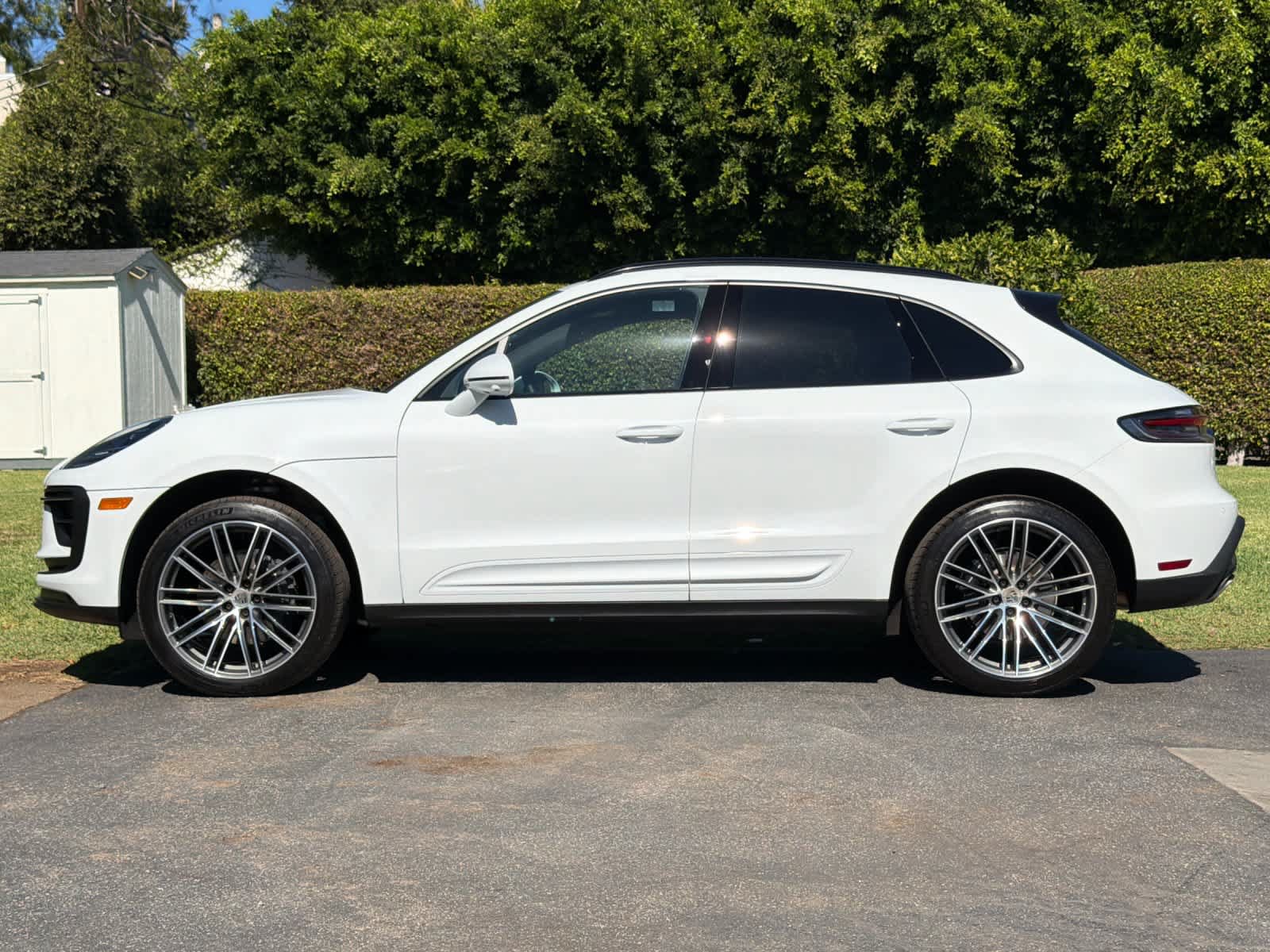 New 2026 Porsche Macan AWD/4WD image 2