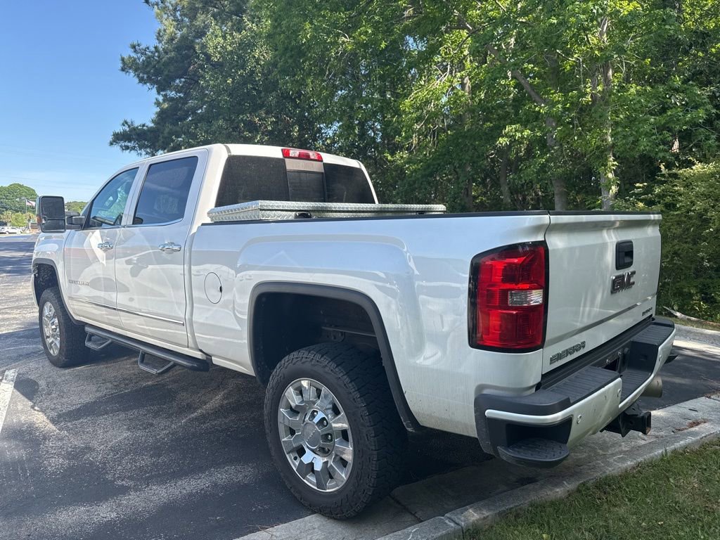 Used 2019 GMC Sierra 2500 Denali w/ Duramax Plus Package AWD/4WD image 2