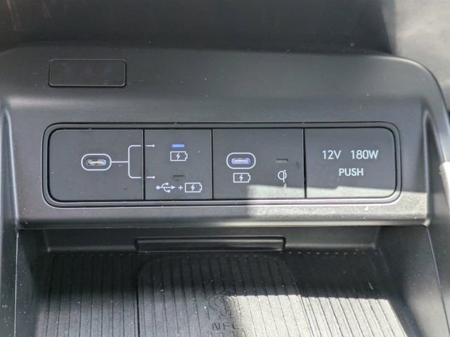 Used 2024 Hyundai Kona Limited FWD image 29