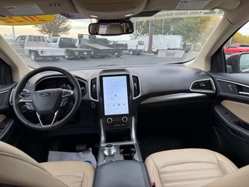 Used 2022 Ford Edge SEL w/ Convenience Package AWD/4WD image 9