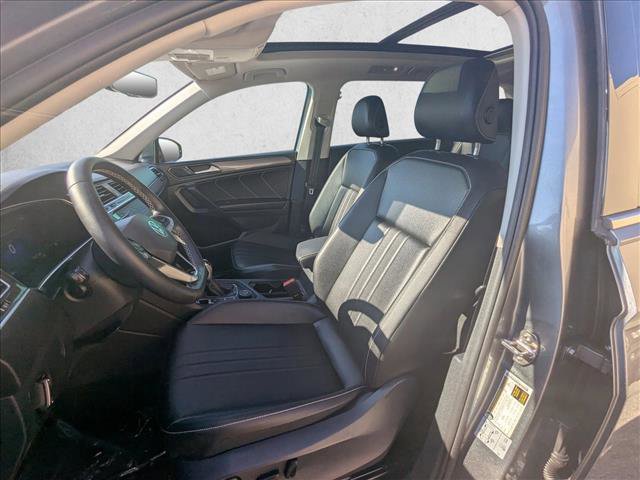 Used 2022 Volkswagen Tiguan SE image 11