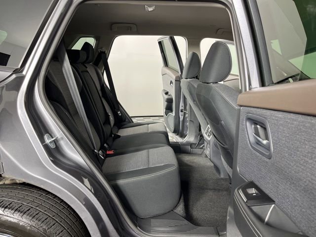 Used 2023 Nissan Rogue SV image 44