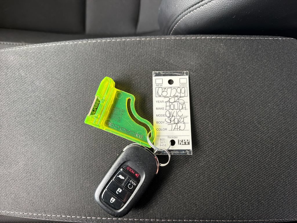 Used 2025 Honda Civic Sport image 30