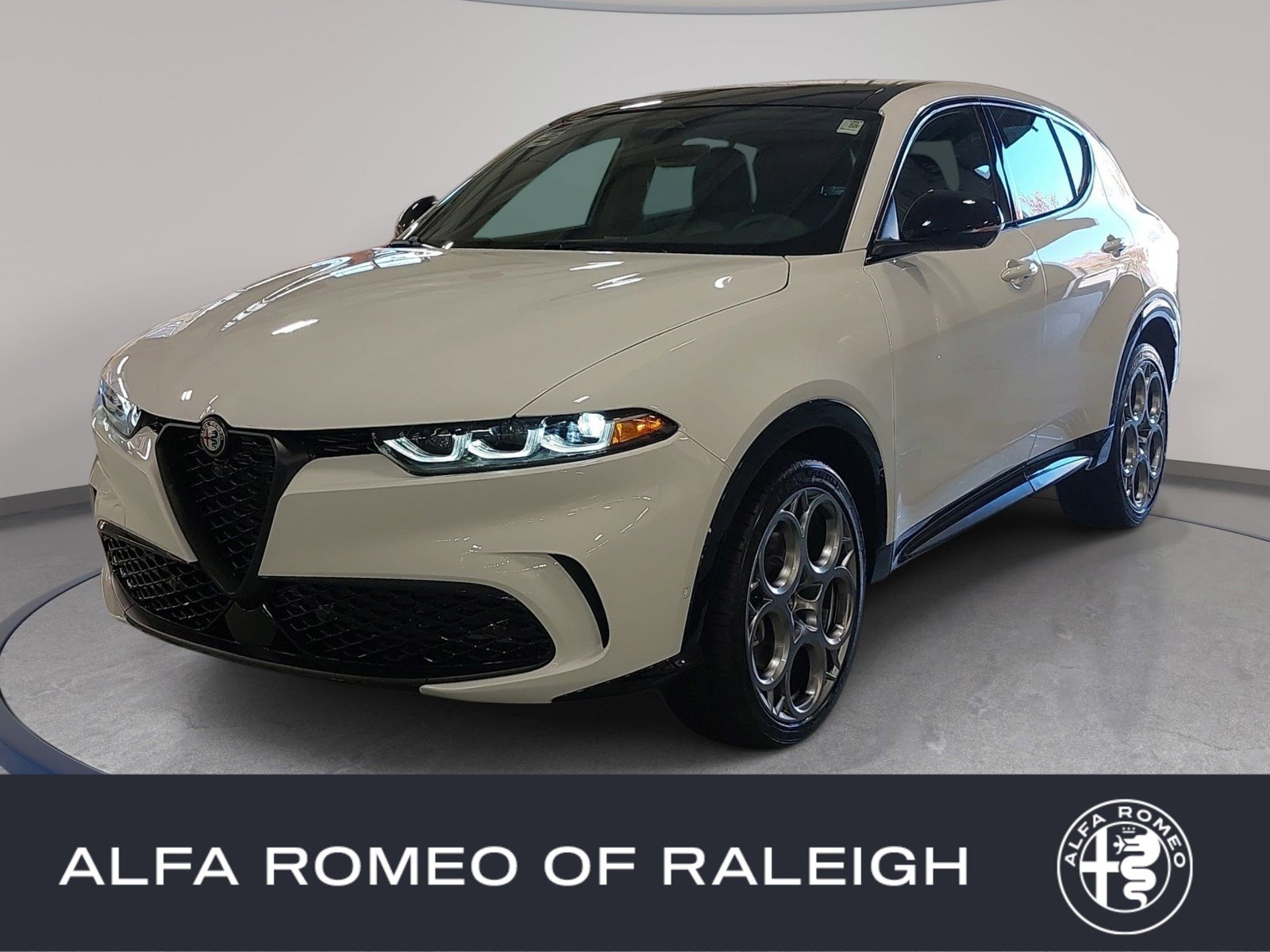 New 2025 Alfa Romeo Tonale w/ Premium Package