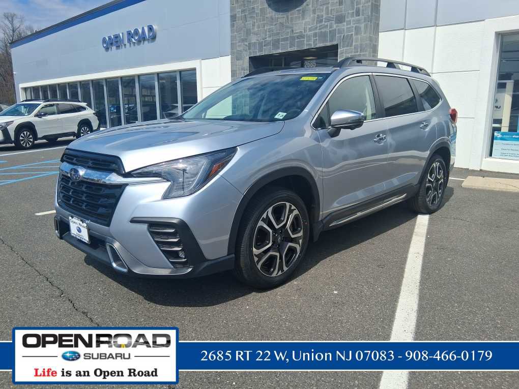 Used 2023 Subaru Ascent Touring AWD/4WD image 3