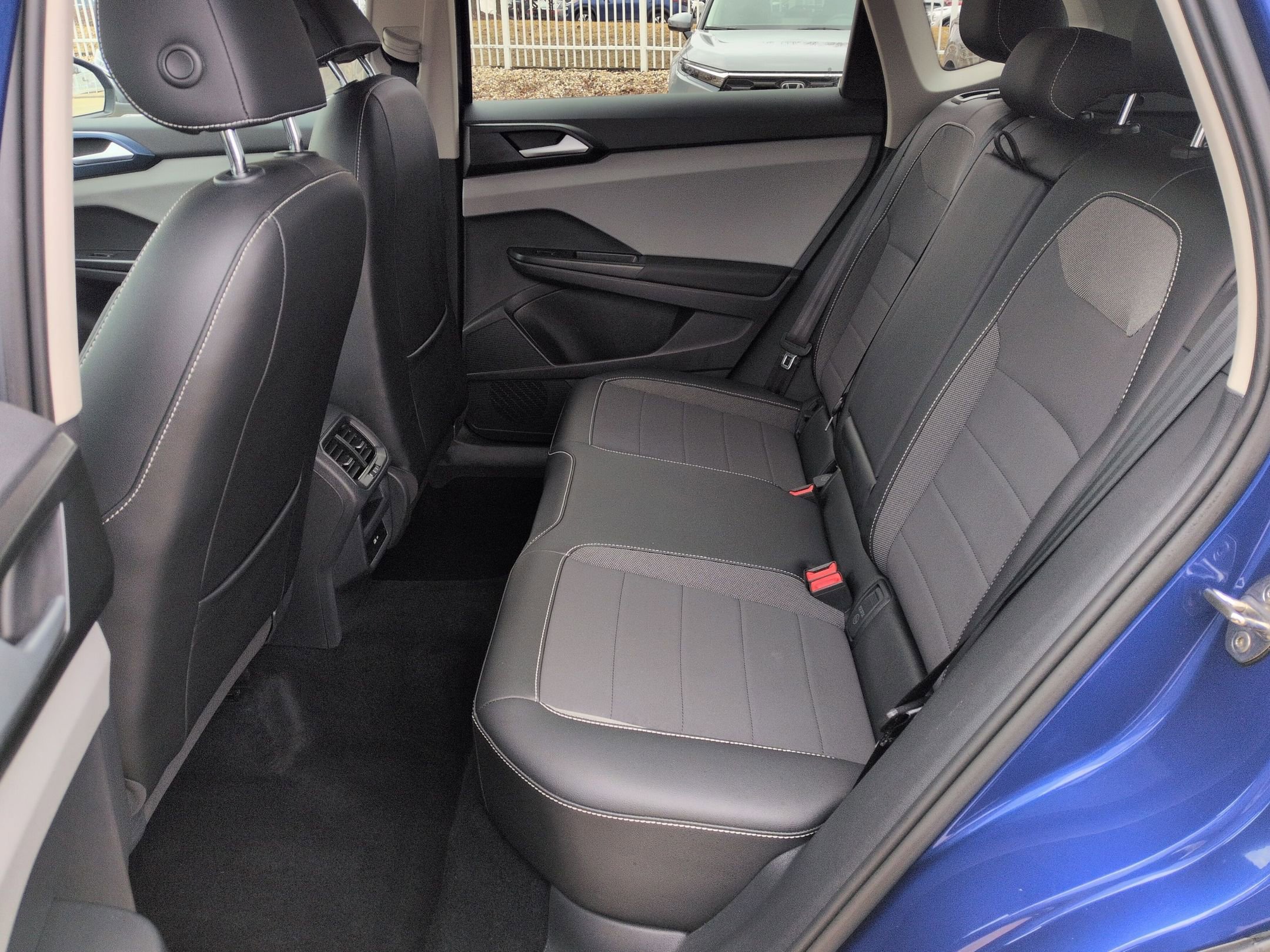 Used 2022 Volkswagen Taos SE image 22