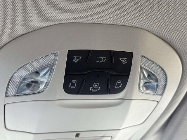 Used 2024 Chrysler Pacifica Touring-L FWD image 30