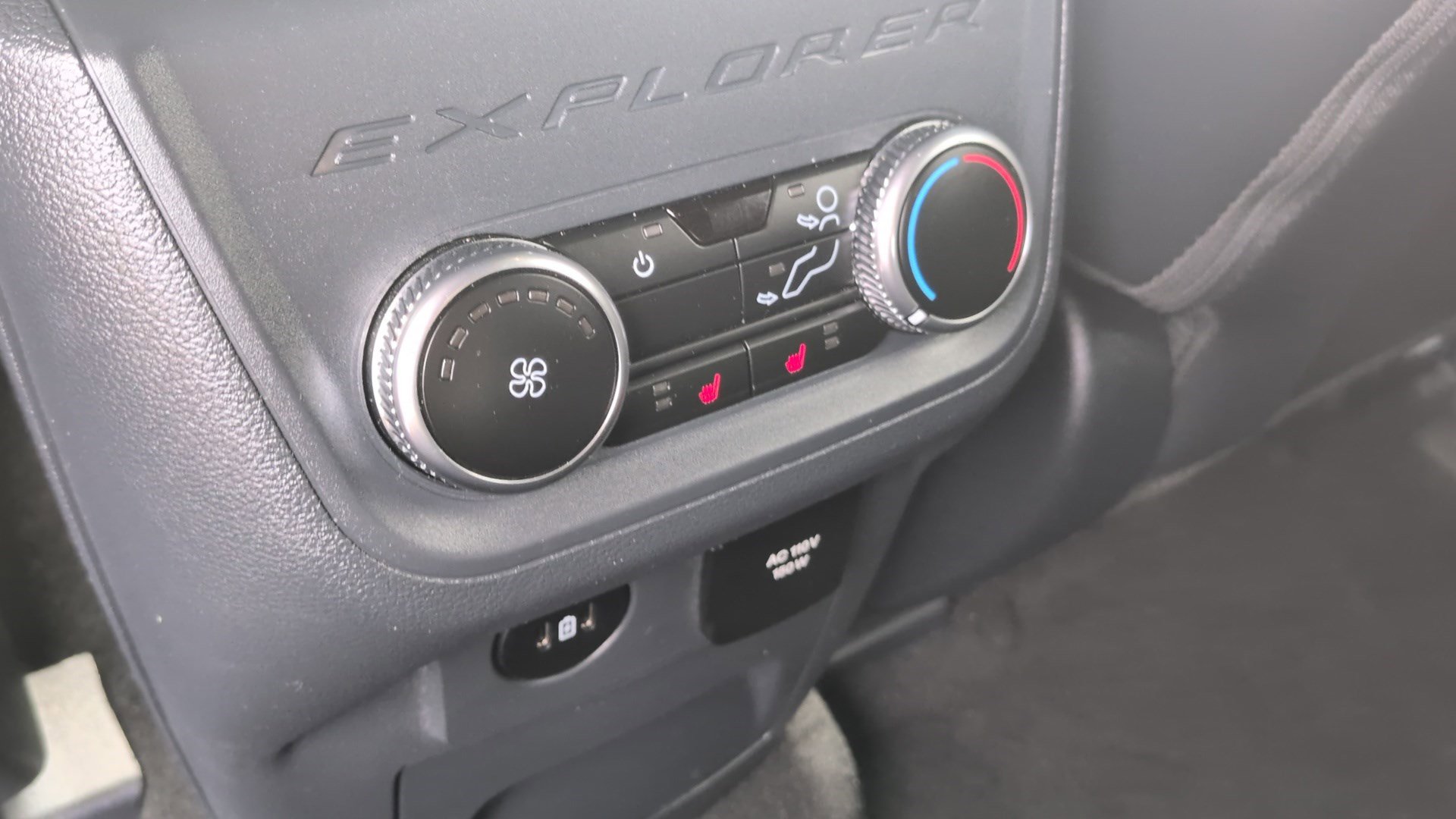 Used 2025 Ford Explorer ST RWD image 28