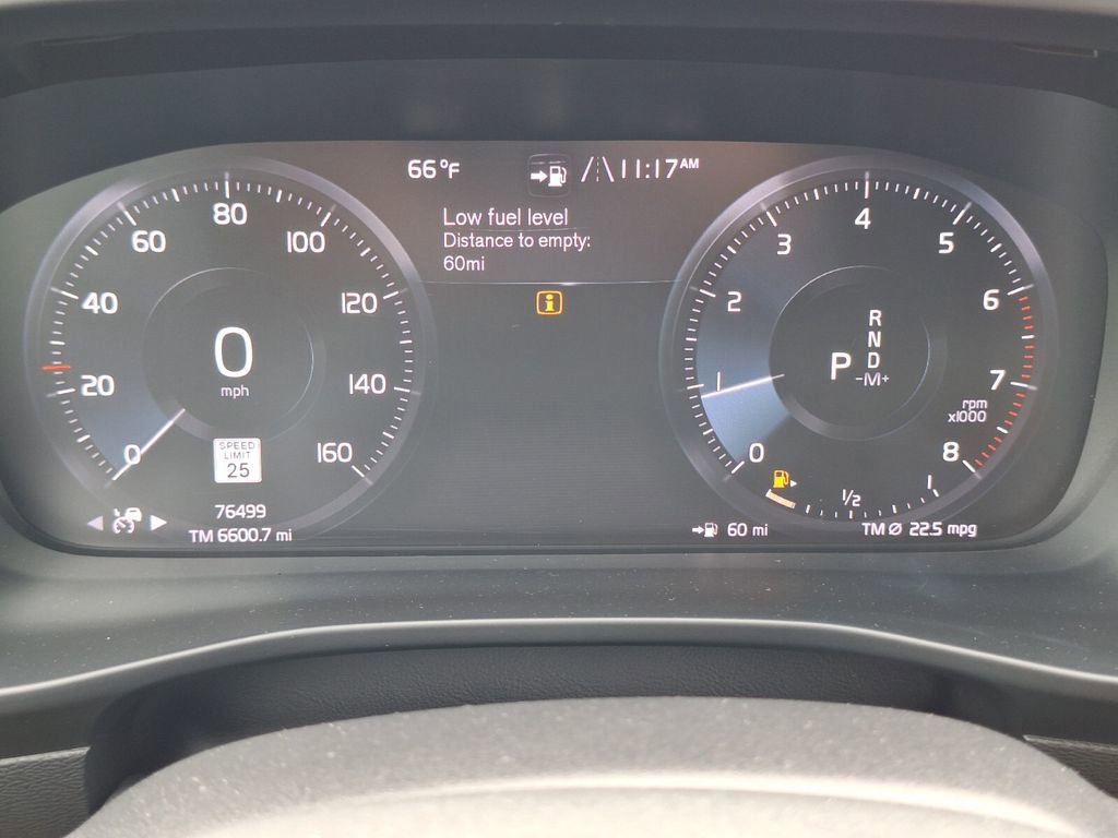 Used 2019 Volvo XC40 T5 Momentum image 14