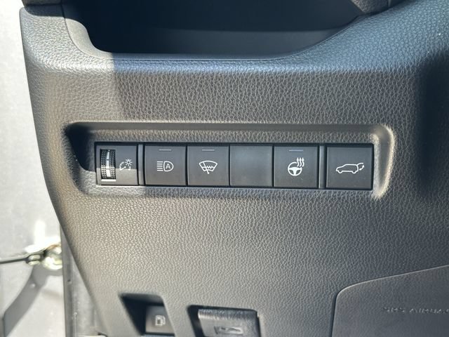 Used 2022 Toyota RAV4 XLE Premium AWD/4WD image 25