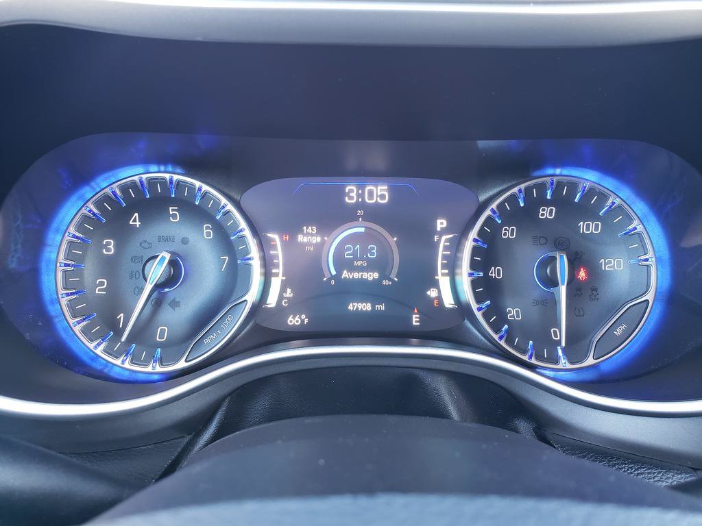 Used 2021 Chrysler Pacifica Touring-L FWD image 23