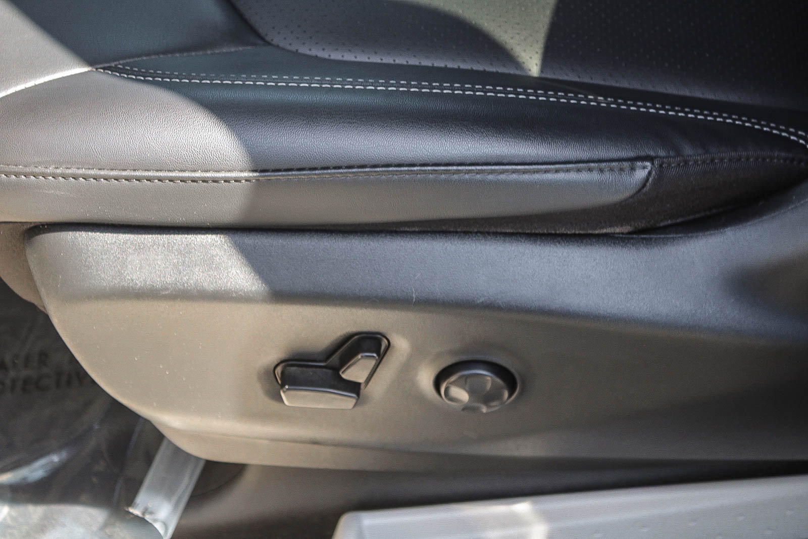 Used 2024 Chrysler Pacifica Limited FWD image 24