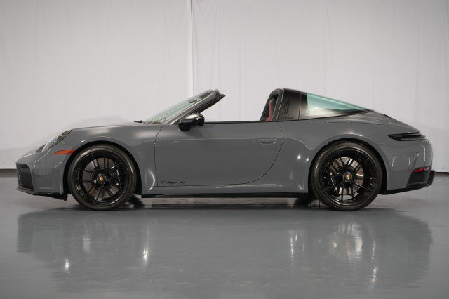 Used 2025 Porsche 911 Targa 4 GTS AWD/4WD image 2
