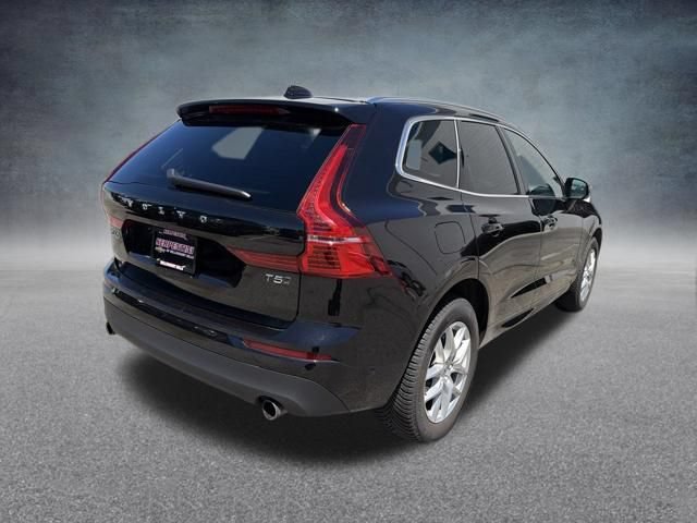 Used 2018 Volvo XC60 T5 Momentum w/ Vision Package AWD/4WD image 7
