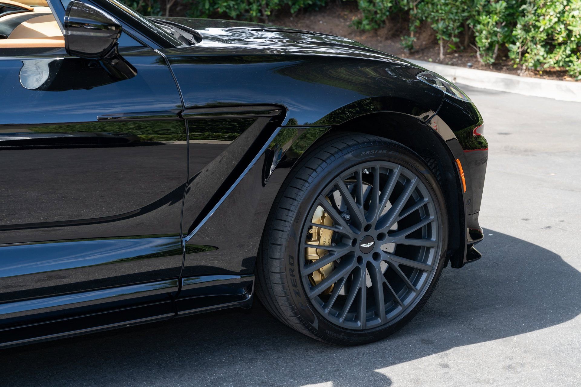 Used 2025 Aston Martin DBX 707 AWD/4WD image 8