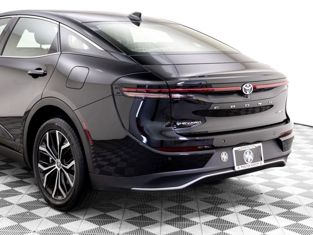 Used 2024 Toyota Crown Limited image 30