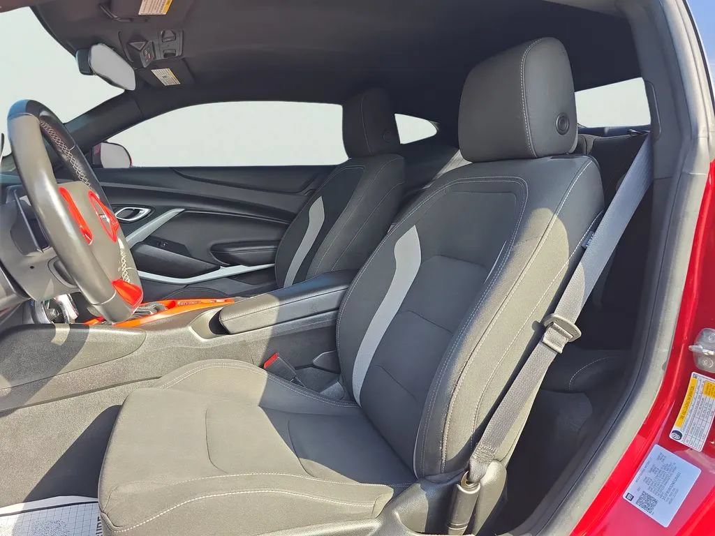 Used 2022 Chevrolet Camaro LT RWD image 9