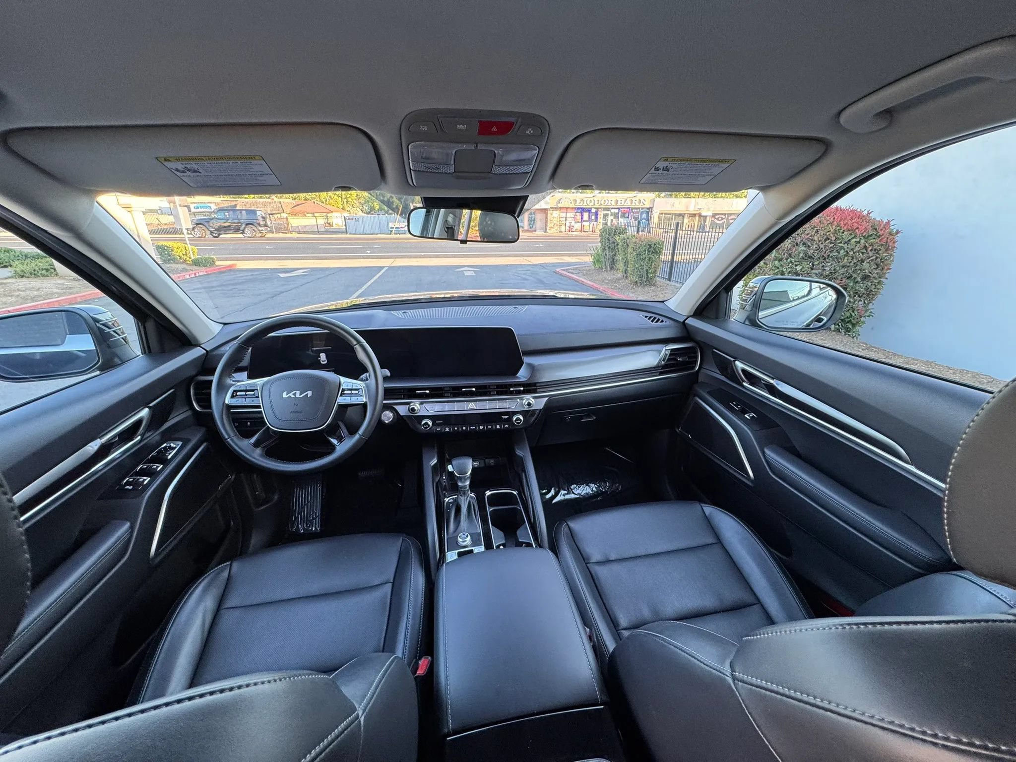 Used 2025 Kia Telluride LX FWD image 19
