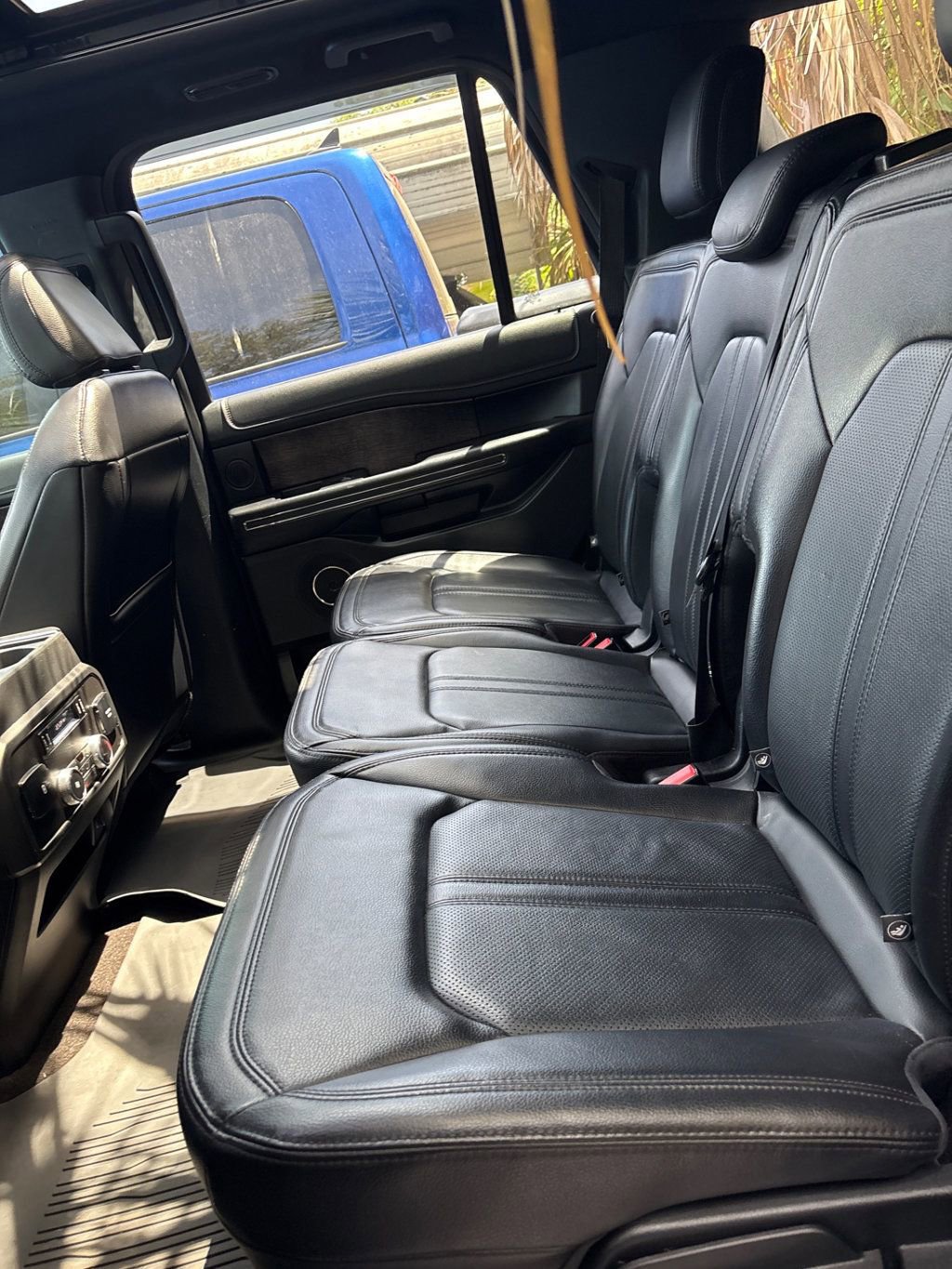 Used 2021 Ford Expedition Limited AWD/4WD image 2