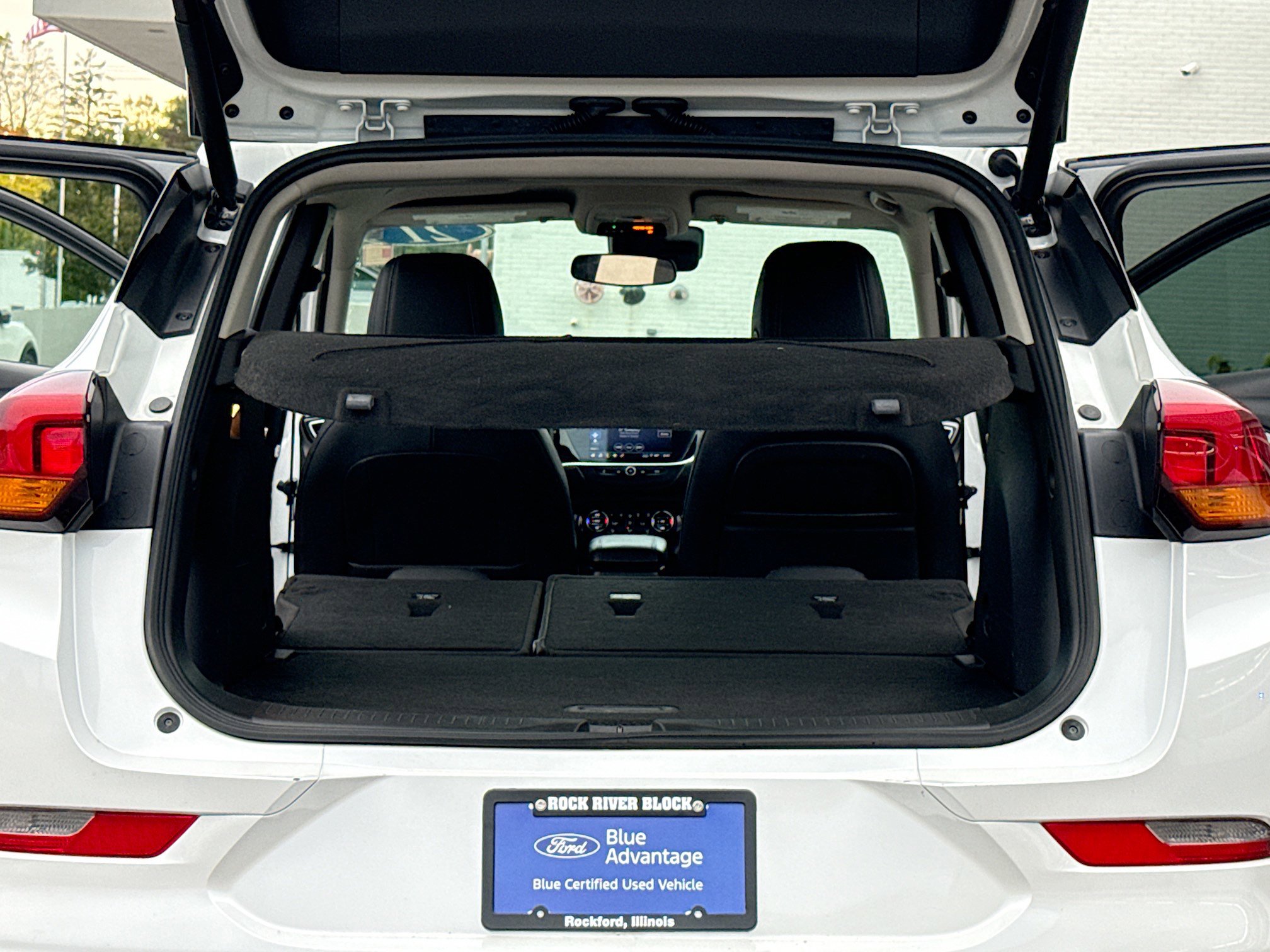 Used 2021 Buick Encore GX Select w/ Sport Touring Package image 7