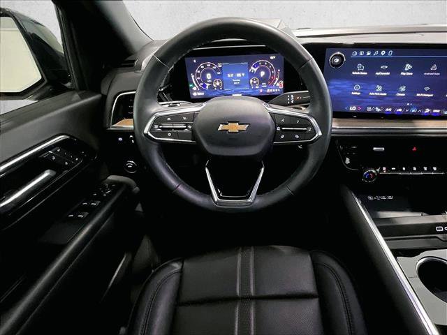 Used 2025 Chevrolet Suburban High Country RWD image 7