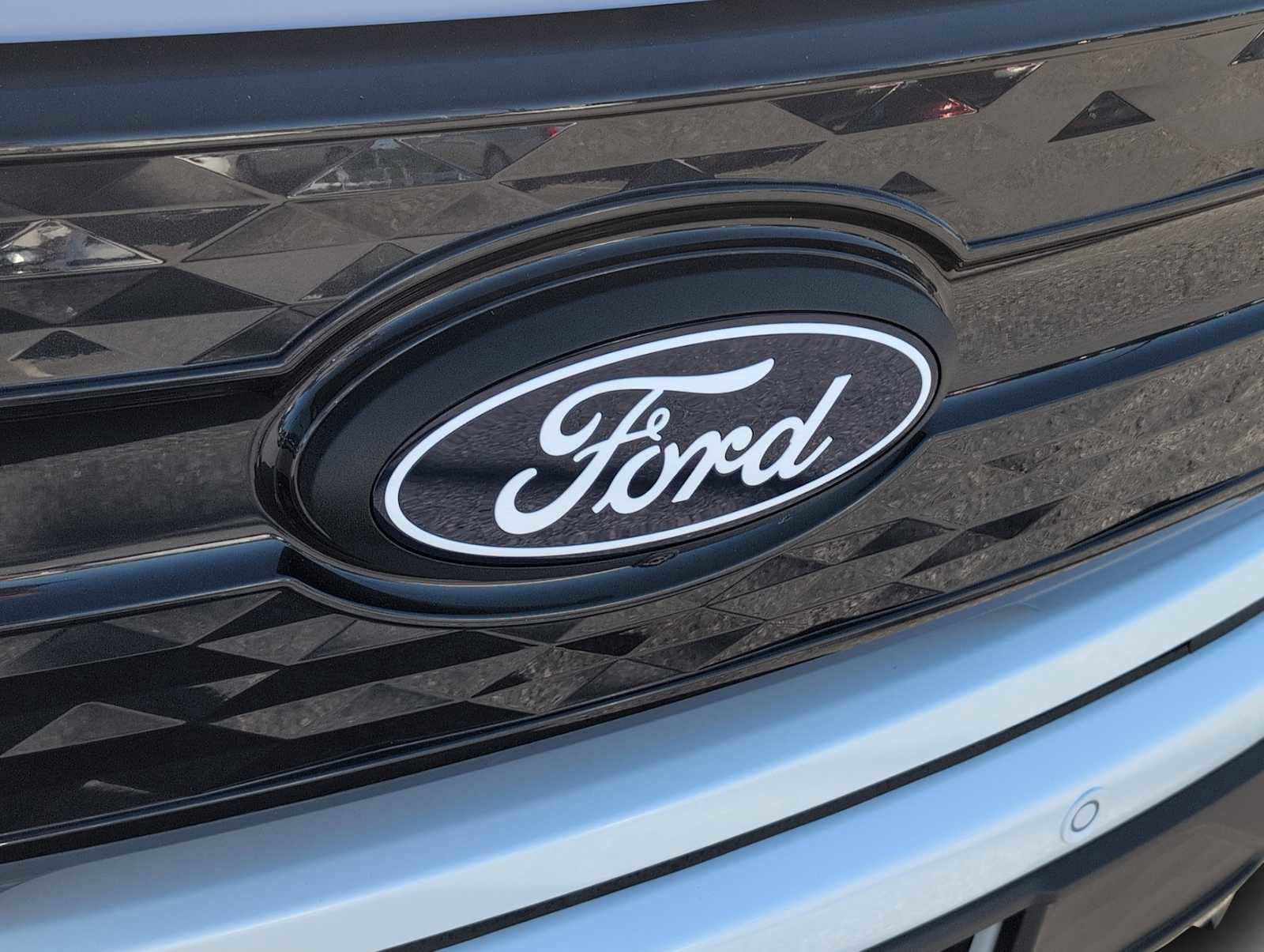 New 2025 Ford F150 Lightning Platinum image 4