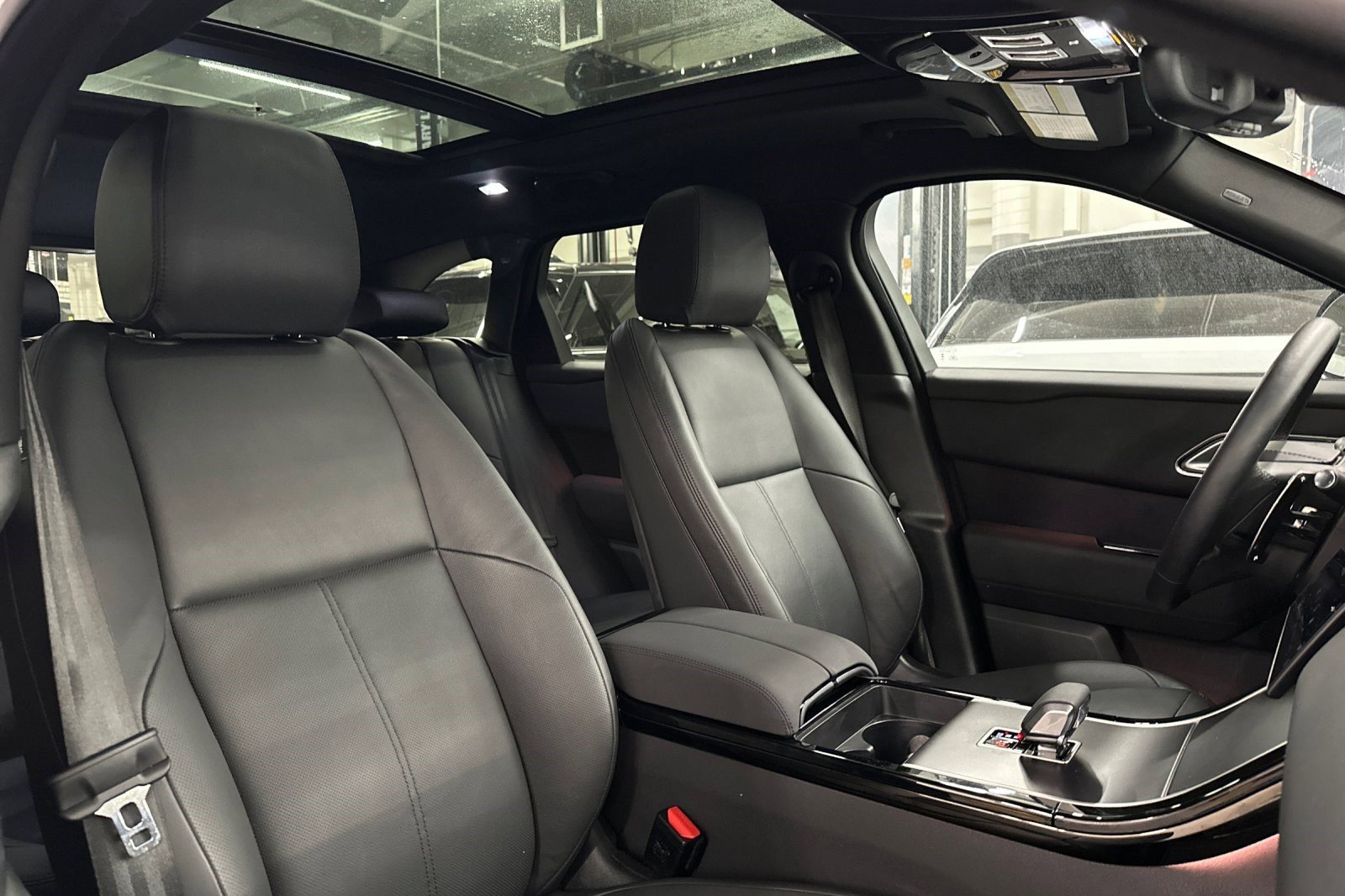 Used 2026 Land Rover Range Rover Velar Dynamic SE image 30