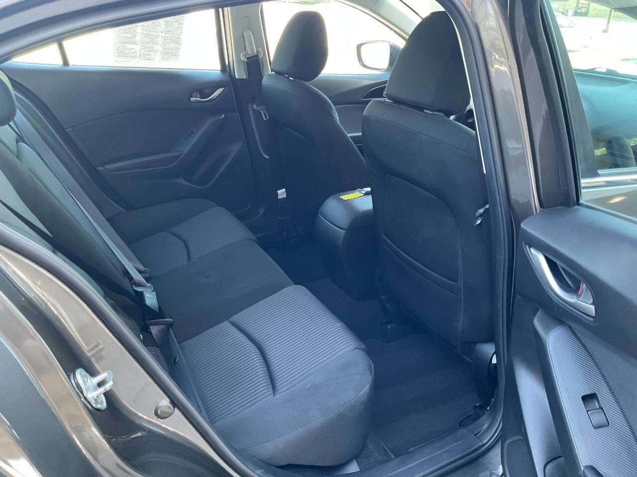 Used 2014 MAZDA MAZDA3 i Touring w/ Moonroof Package 1 FWD image 31