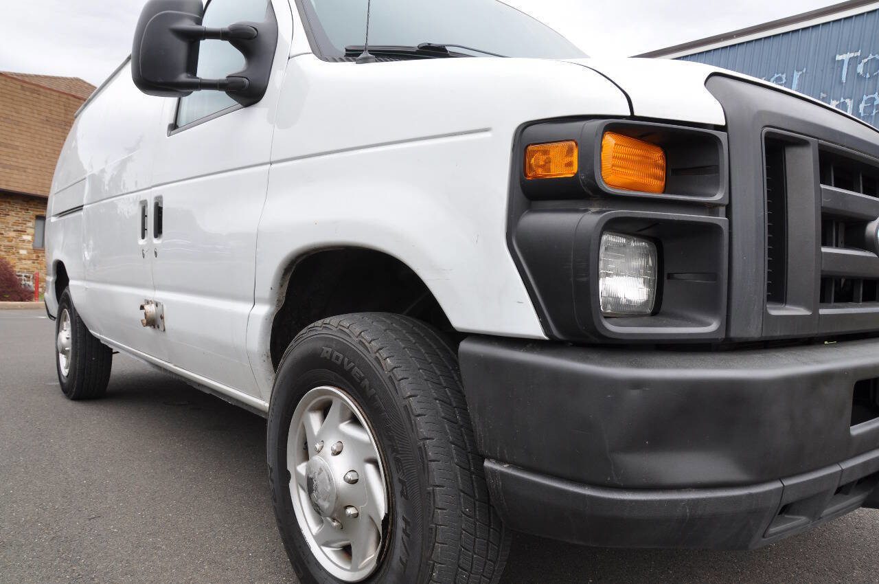 Used 2012 Ford E-250 and Econoline 250 w/ Commercial Cargo Van Pkg image 5