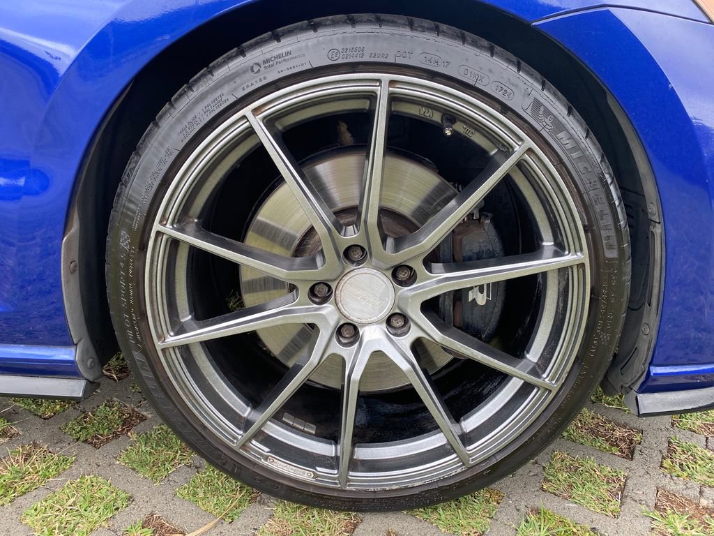 Used 2018 Volkswagen Golf R 4-Door AWD/4WD image 9