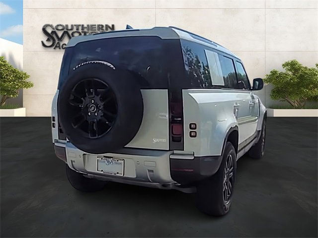 Used 2025 Land Rover Defender 110 S image 25