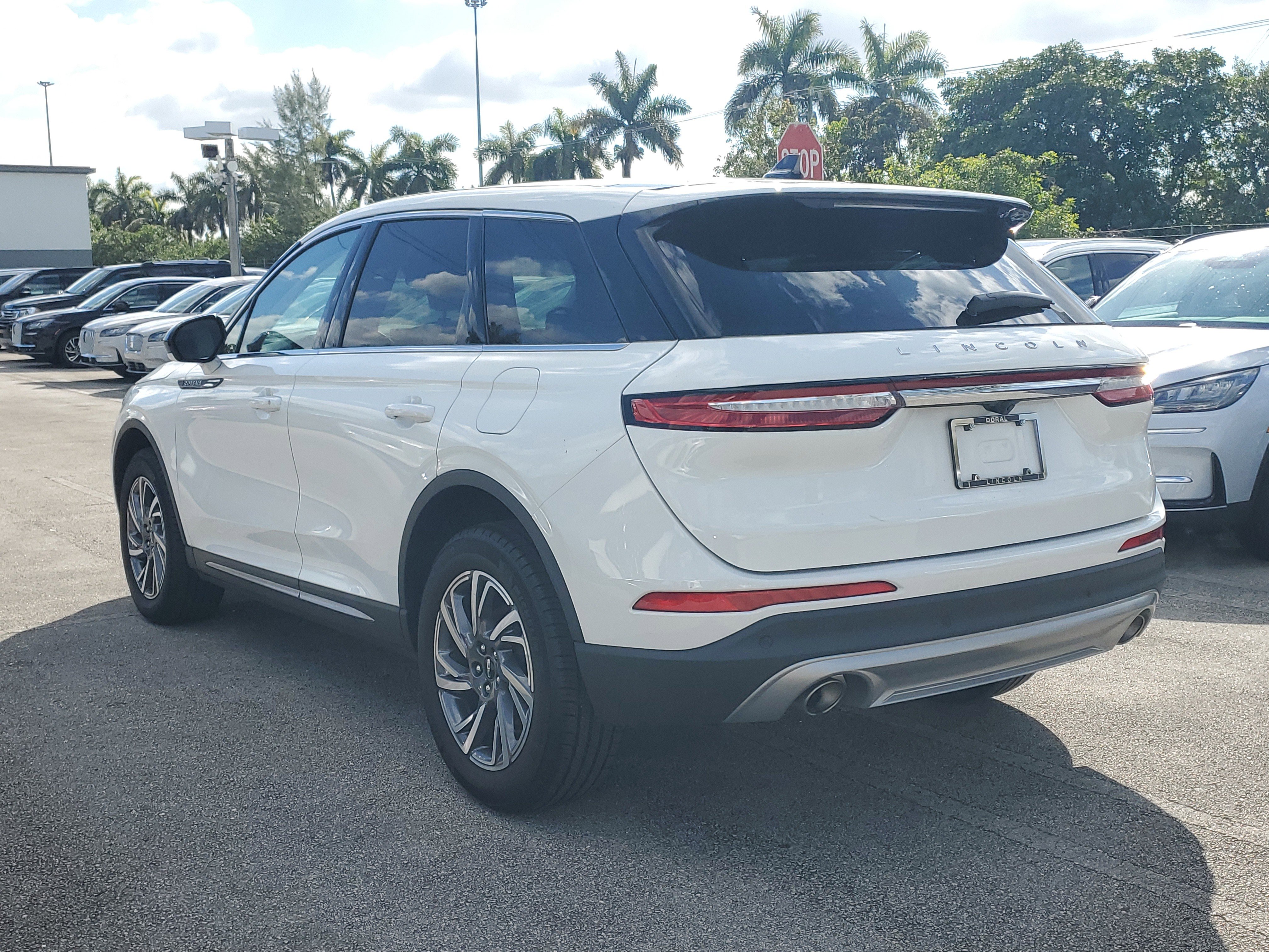 Certified 2023 Lincoln Corsair FWD image 4