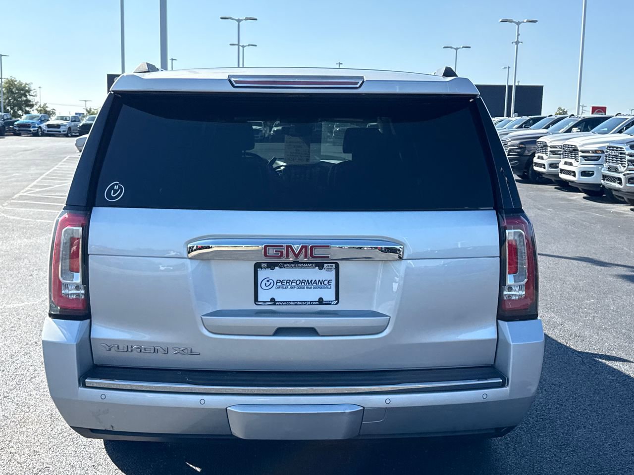Used 2020 GMC Yukon XL Denali image 4