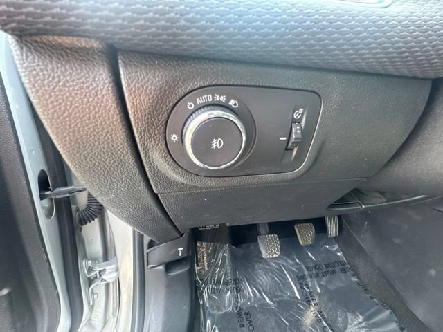 Used 2018 Chevrolet Cruze LT FWD image 21
